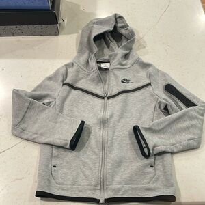 Nike Tech Fleece Hoodie - youth M